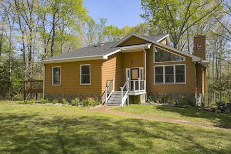 1075 Bald Eagle Dr Kingston Springs, TN 37082