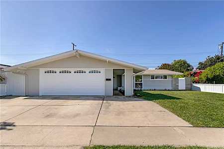285 Princeton Drive Costa Mesa, CA 92626