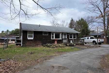 2 April Dr Litchfield, NH 03052