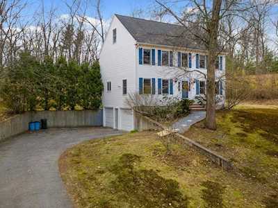 153 Willis Dr Chelmsford, MA 01863