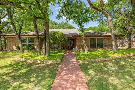 1601 Schumac Lane Bedford, TX 76022