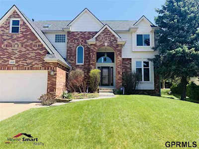 6008 Cross Creek Rd Lincoln, NE 68516
