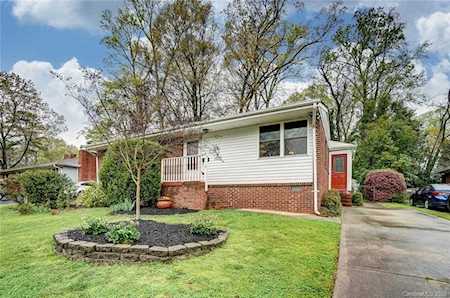 713 Manhasset Rd Charlotte, NC 28209
