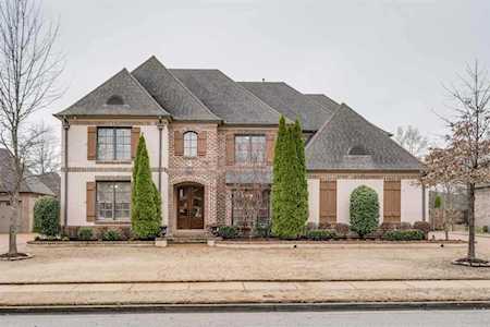 1735 Shoal Creek Ln Collierville, TN 38017
