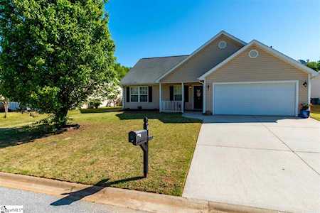 8 Calalla Ct Taylors, SC 29687
