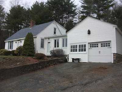 8 Meetinghouse Hill Rd Sterling, MA 01564