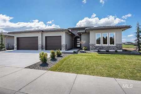 2815 W Three Lakes Dr Meridian, ID 83646