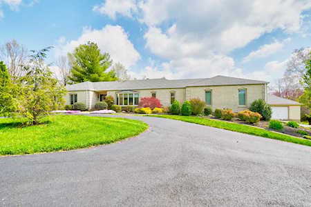 1606 Lakeshore Cir Crestwood, KY 40014