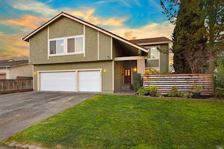 814 Louise Drive Petaluma, CA 94954