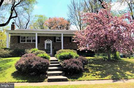 9511 Farmview Ct Fairfax, VA 22032