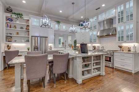 214 S Church Street Grapevine, TX 76051