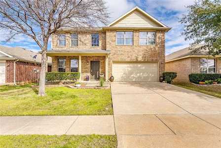5013 SENATOR Drive Fort Worth, TX 76244