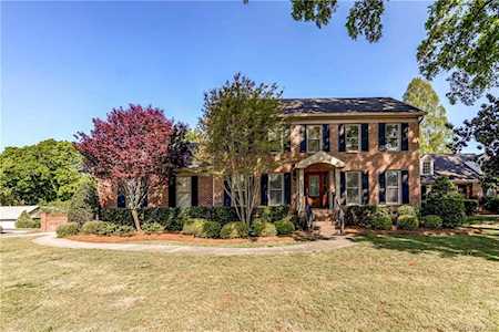 8525 Fairview Rd Charlotte, NC 28226