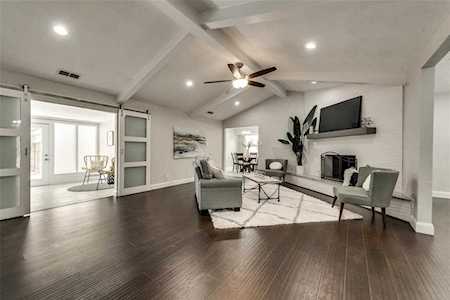 9451 Arborhill Drive Dallas, TX 75243