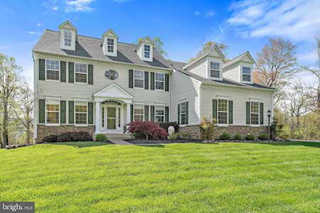 17229 Flint Farm Dr Round Hill, VA 20141