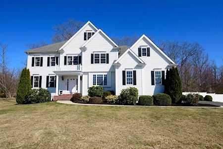 135 Morgans Way Holliston, MA 01746