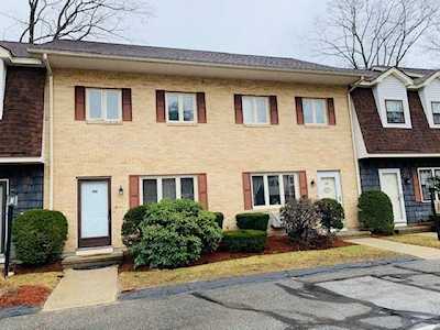 146 Golfview Dr Manchester, NH 03102