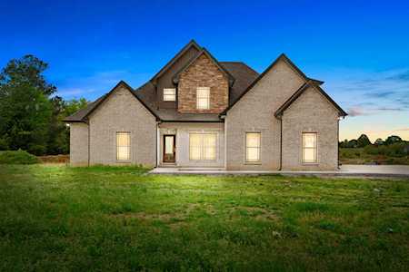 2268 Old Hwy 431 Greenbrier, TN 37073
