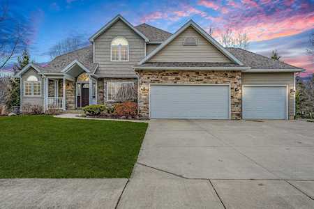 648 Emily Ln Haslett, MI 48840
