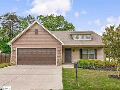 704 Cannonsburg Dr Duncan, SC 29334