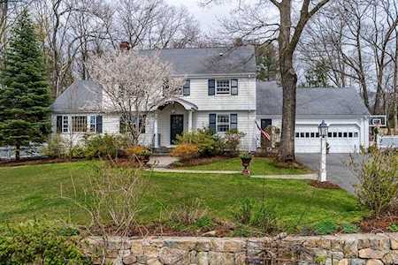 14 Deerfield Rd Wellesley, MA 02481