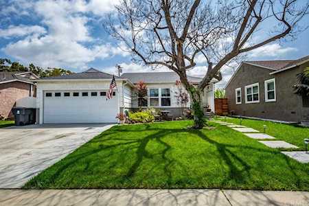 4856 Hayter Avenue Lakewood, CA 90712