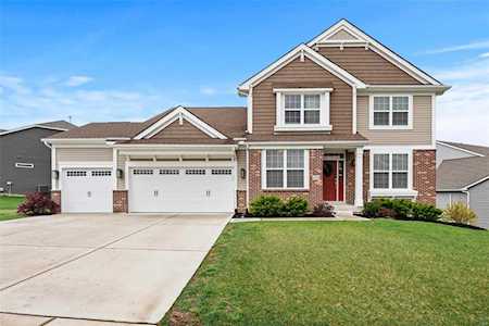 219 Grayleaf Ct Wentzville, MO 63385