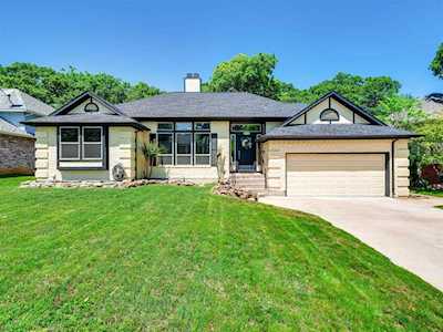 6833 Parkwood Drive North Richland Hills, TX 76182