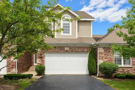 1262 S Falcon Dr Palatine, IL 60067