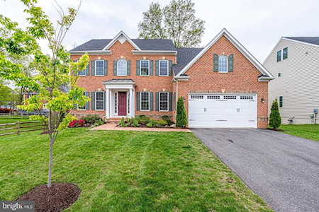 1381 Bishop Crest Ct Alexandria, VA 22308
