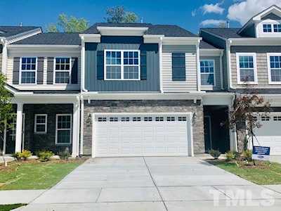 652 Barneswyck Drive Fuquay Varina, NC 27526