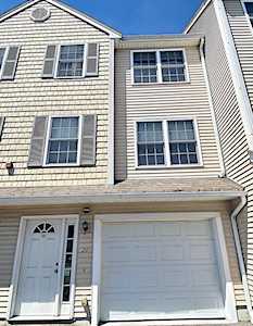 417 Hildreth St #29 Lowell, MA 01850