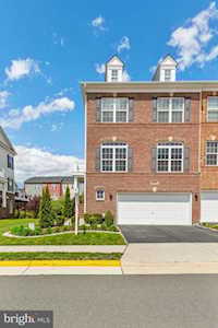 25067 Prairie Fire Square Aldie, VA 20105