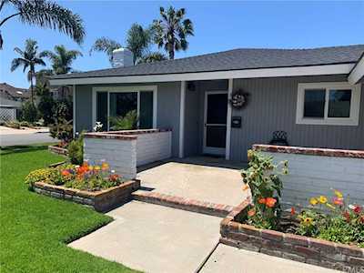 22211 Luau Lane Huntington Beach, CA 92646