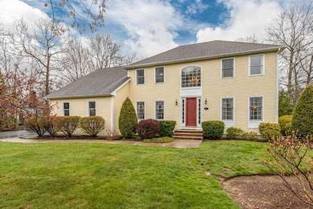 32 Old Stable Dr Mansfield, MA 02048