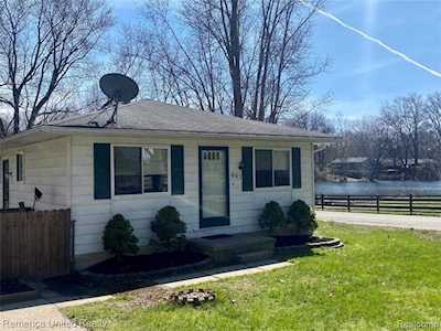 603 Fisher Rd Highland Twp, MI 48357