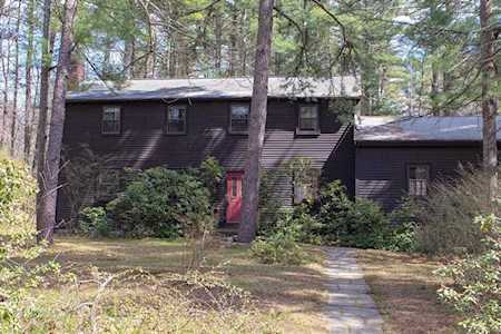32 Eliot Dr Stow, MA 01775