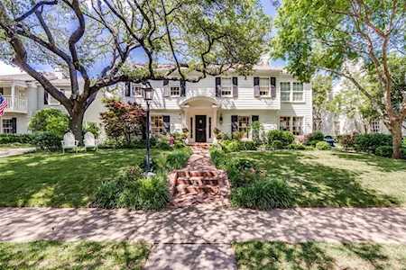 4216 Stanhope Street University Park, TX 75205
