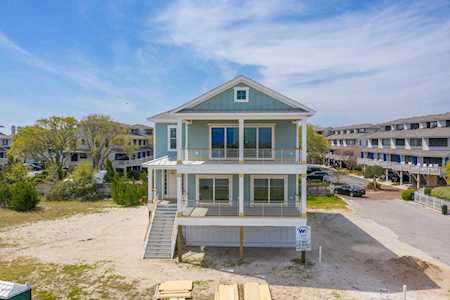 105 W Salisbury Street Wrightsville Beach, NC 28480