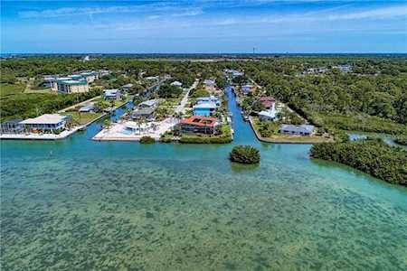 9300 Pine Cove Rd Englewood, FL 34224