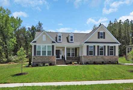 1912 James Overlook Dr Chester, VA 23836