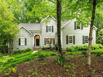 3315 Parting Brook Ct Charlotte, NC 28210