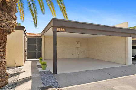 2823 N 49th Place Phoenix, AZ 85008
