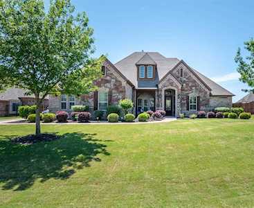 1201 Durango Springs Drive Fort Worth, TX 76052