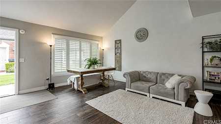 2334 Richmond Way Costa Mesa, CA 92626