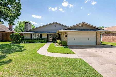 3249 Willow Bend Bedford, TX 76021