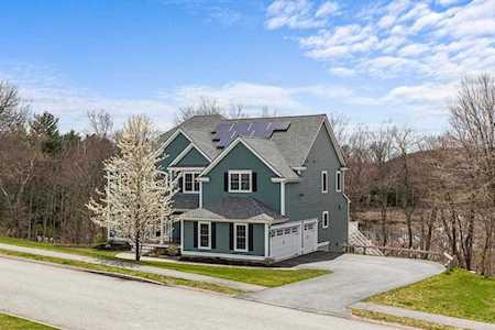 10 High Point Dr Grafton, MA 01536