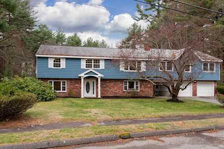 16 Hillview Road North Reading, MA 01864