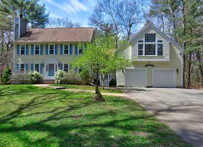 58 Clyde O Bosworth Rd Halifax, MA 02338