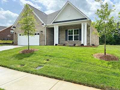 127 Holly Ridge Dr Mooresville, NC 28115